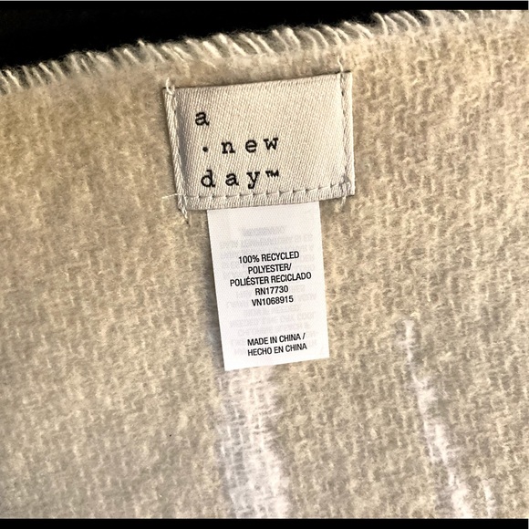 Blanket Scarf Cream and Tan Animal Print NWT Neutral A New Day - Picture 6 of 10